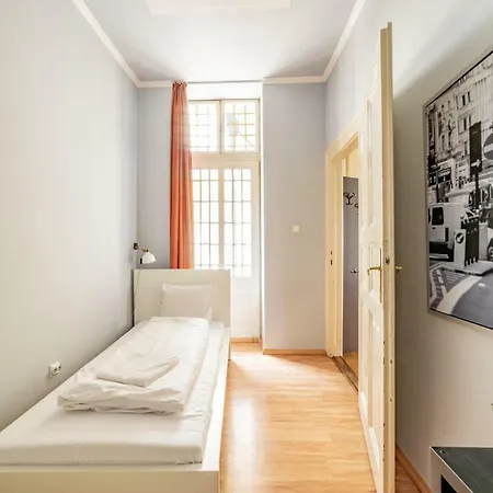 Grand Soho Apartment *